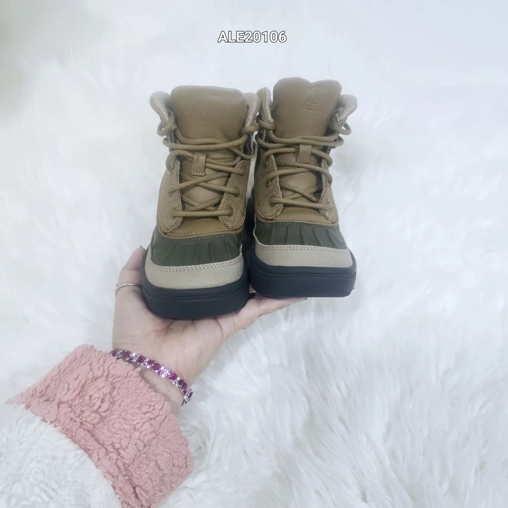 Nike Kids ACG Woodside 2 High GS Khaki/Beige/Brown and Olive Gree Boots Size 12C